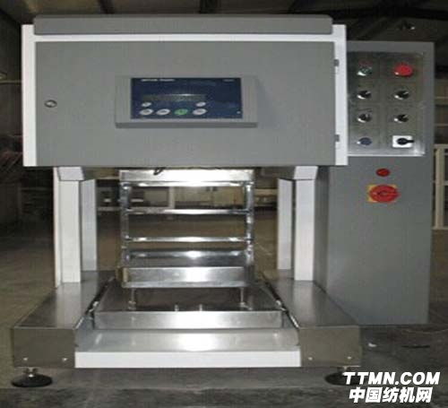 全自動水性油墨調(diào)色機(jī) 全新設(shè)計(jì),展現(xiàn)金色彩一馬當(dāng)先